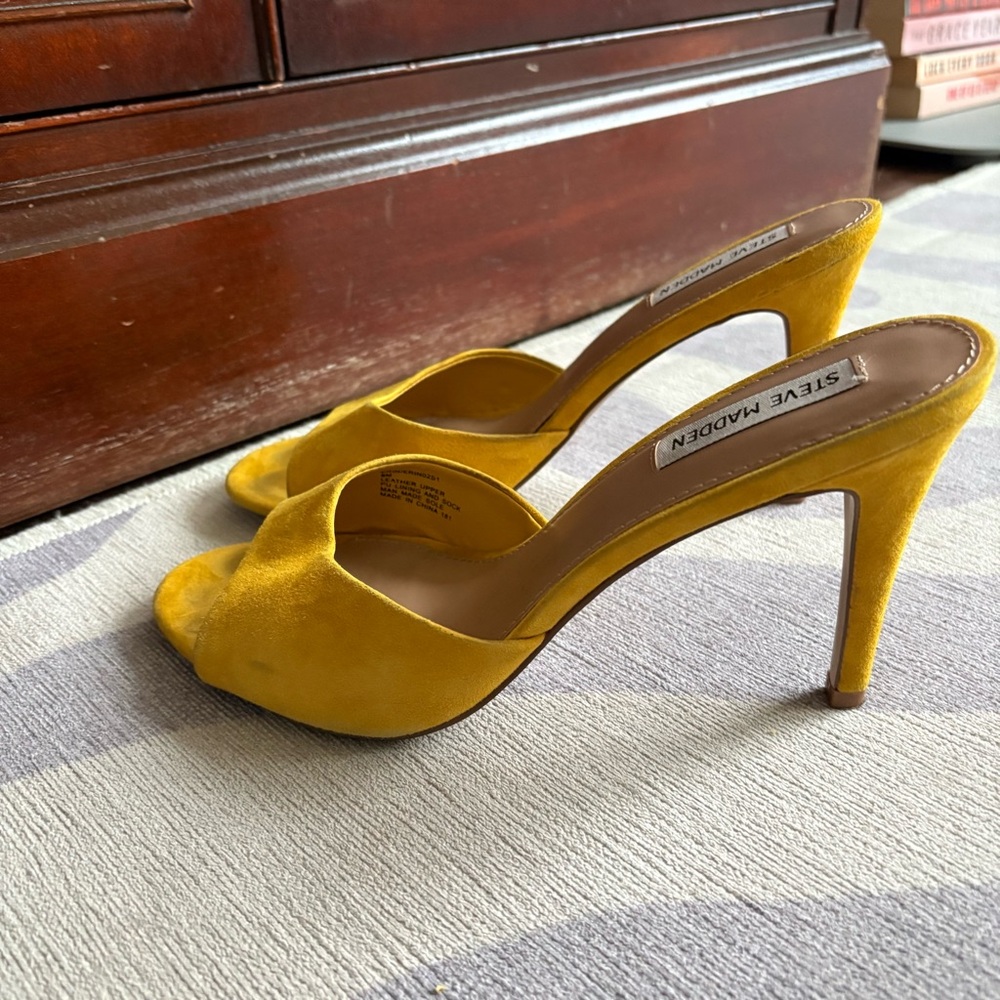 Steve Madden Mustard Peep-Toe Heels